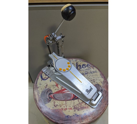 Pearl P-930 педаль для бас-барабана с цепным приводом USED