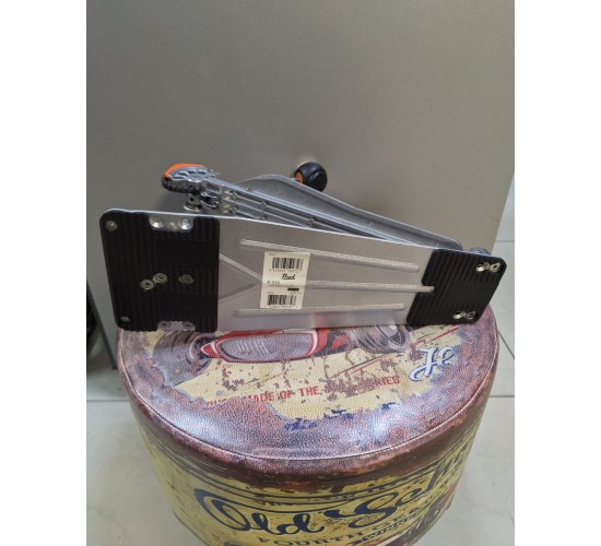 Pearl P-930 педаль для бас-барабана с цепным приводом USED