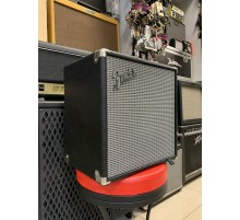 Fender RUMBLE 25 комбоусилитель басовый 110 V USED