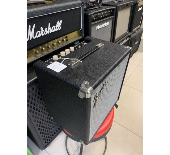 Fender RUMBLE 25 комбоусилитель басовый 110 V USED