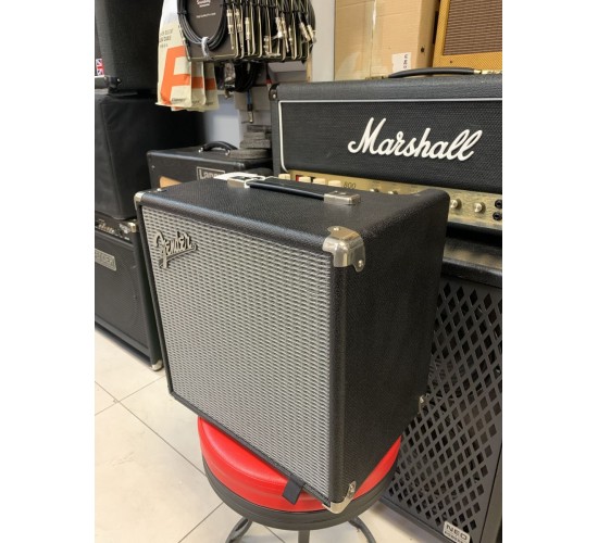 Fender RUMBLE 25 комбоусилитель басовый 110 V USED