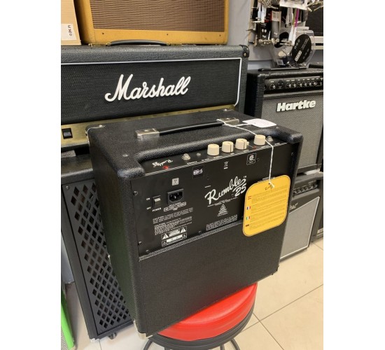 Fender RUMBLE 25 комбоусилитель басовый 110 V USED