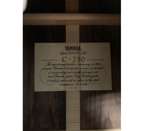 Yamaha C-250 классическая гитара, Япония USED